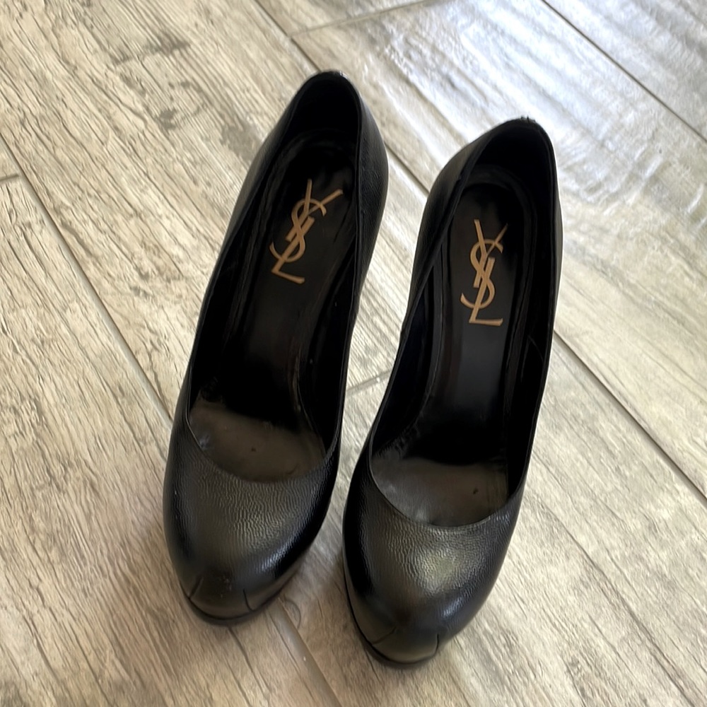 Yves Saint Laurent Classic Black 5 inch Stilettos. Used no box. - Picture 4 of 12